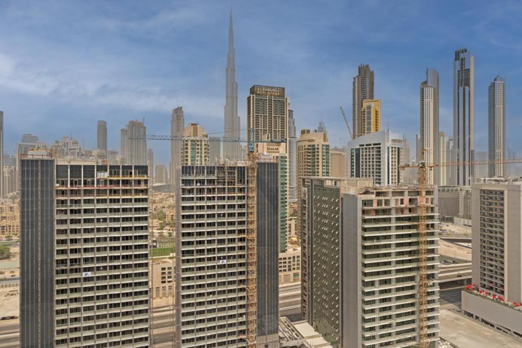 Brand New 1Br- Business Bay - Burj Khalifa View Apartment Дубай Екстериор снимка