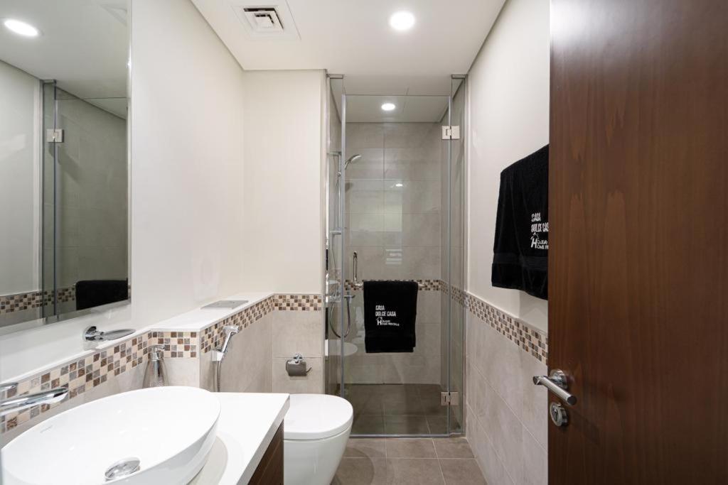 Brand New 1Br- Business Bay - Burj Khalifa View Apartment Дубай Екстериор снимка