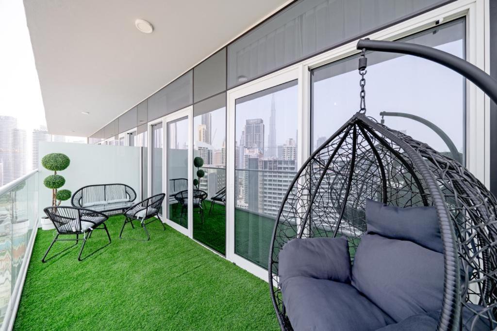 Brand New 1Br- Business Bay - Burj Khalifa View Apartment Дубай Екстериор снимка